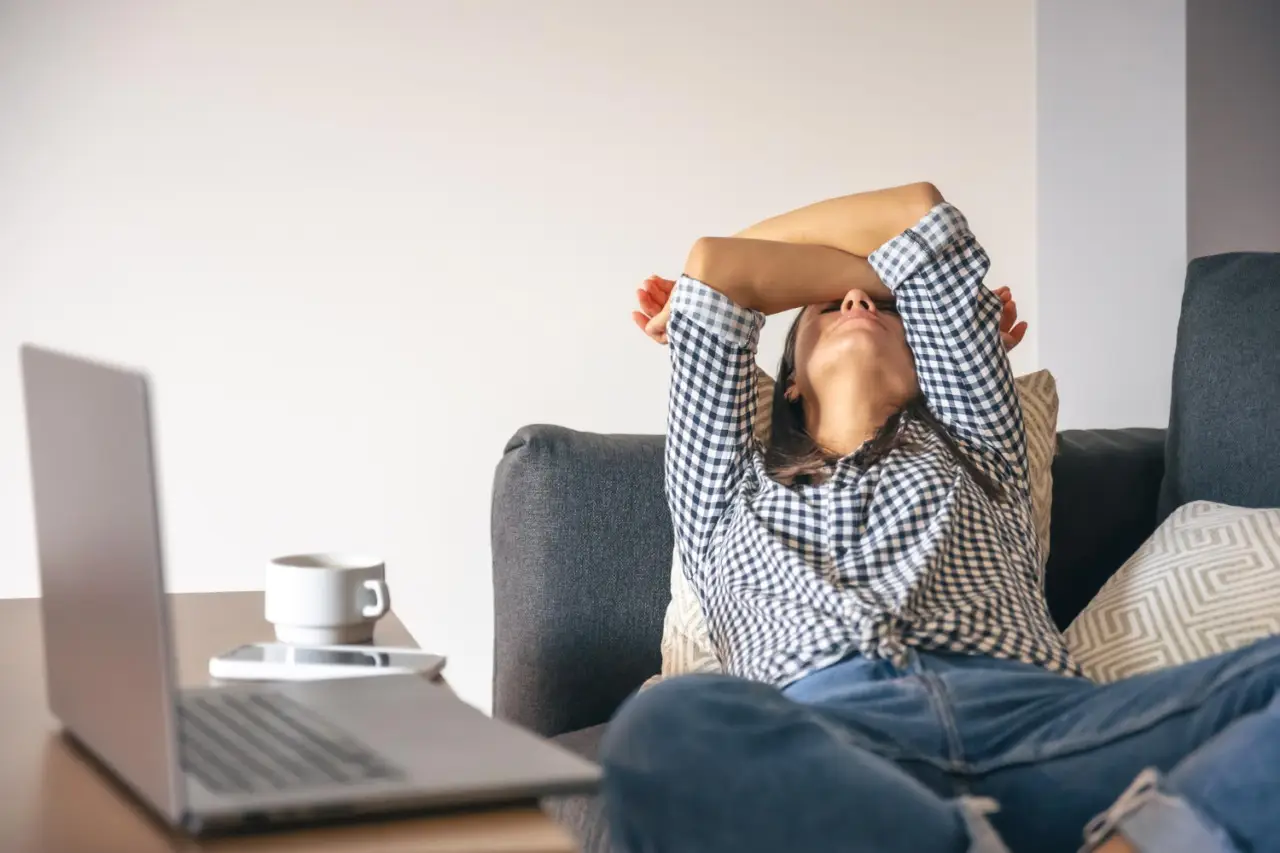 Disidratazione mascherata da stanchezza: come riconoscerla in tempo Disidratazione mascherata da stanchezza: come riconoscerla in tempo
