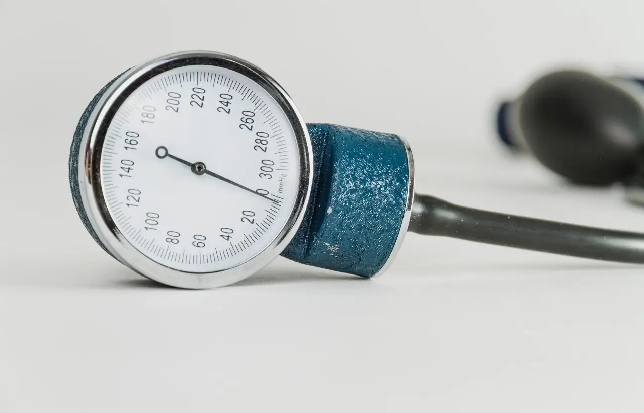 Come abbassare la pressione senza farmaci: il metodo più semplice e naturale Come abbassare la pressione senza farmaci: il metodo più semplice e naturale