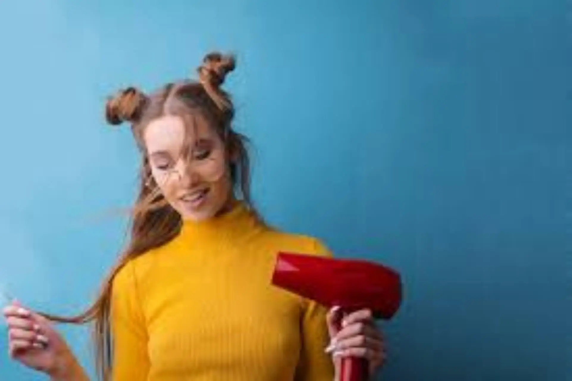 Il trucco del phon per asciugare le tapparelle senza staccare il telo Il trucco del phon per asciugare le tapparelle senza staccare il telo