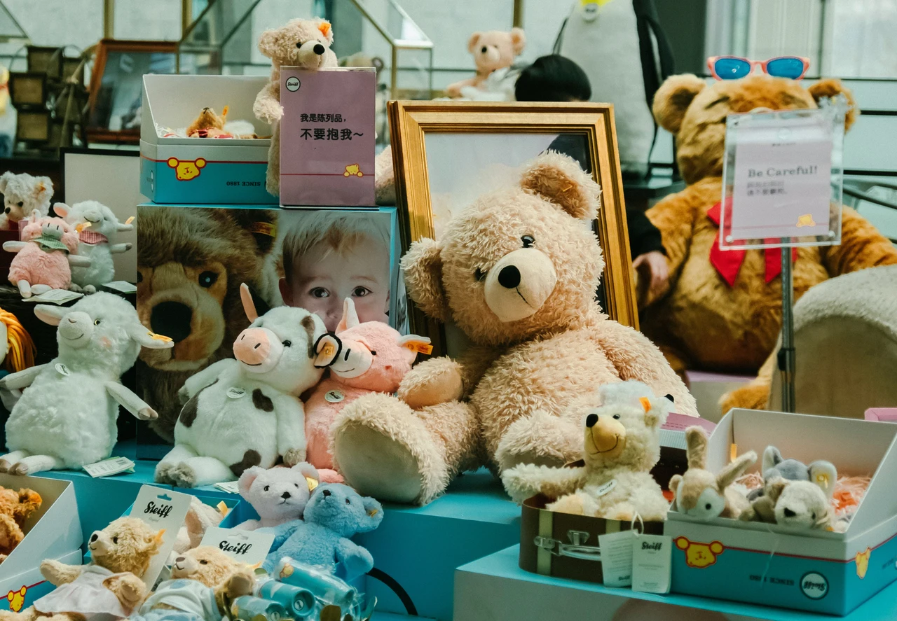 Come pulire i peluche senza lavatrice: il metodo sicuro da bambini Come pulire i peluche senza lavatrice: il metodo sicuro da bambini