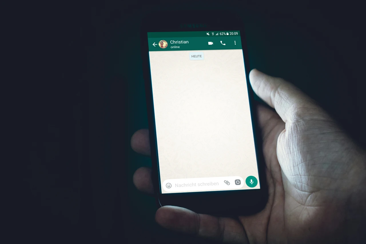 Guida rapida per gestire privacy e backup delle chat su WhatsApp oggi Guida rapida per gestire privacy e backup delle chat su WhatsApp oggi