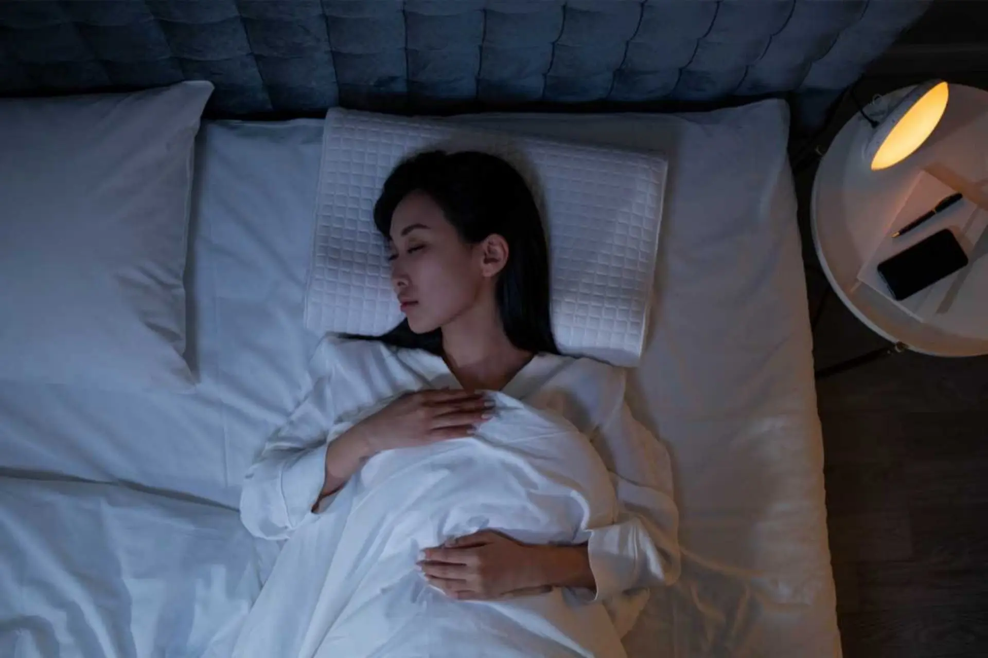 Dormire con il ventilatore acceso: fa bene o fa male? Ecco cosa sapere Dormire con il ventilatore acceso: fa bene o fa male? Ecco cosa sapere