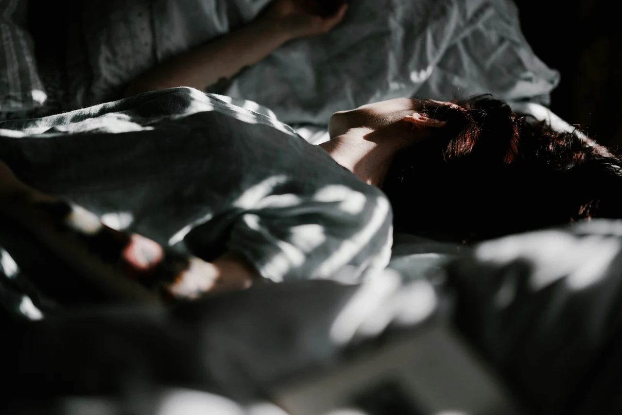 Dormire con il ventilatore acceso: fa bene o fa male? Ecco cosa sapere Dormire con il ventilatore acceso: fa bene o fa male? Ecco cosa sapere